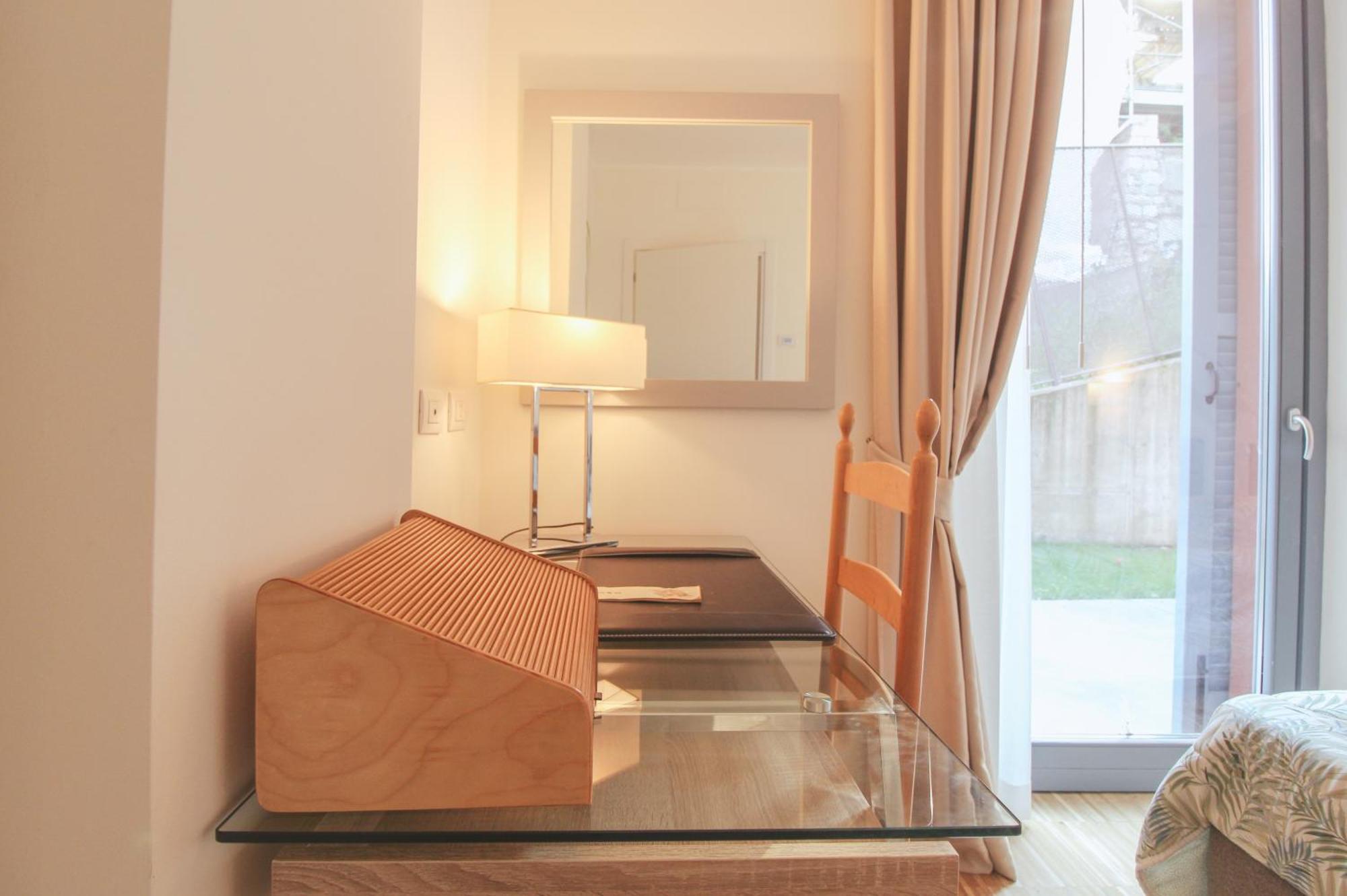 Residenza I Melograni - Suite Domaso Phòng bức ảnh